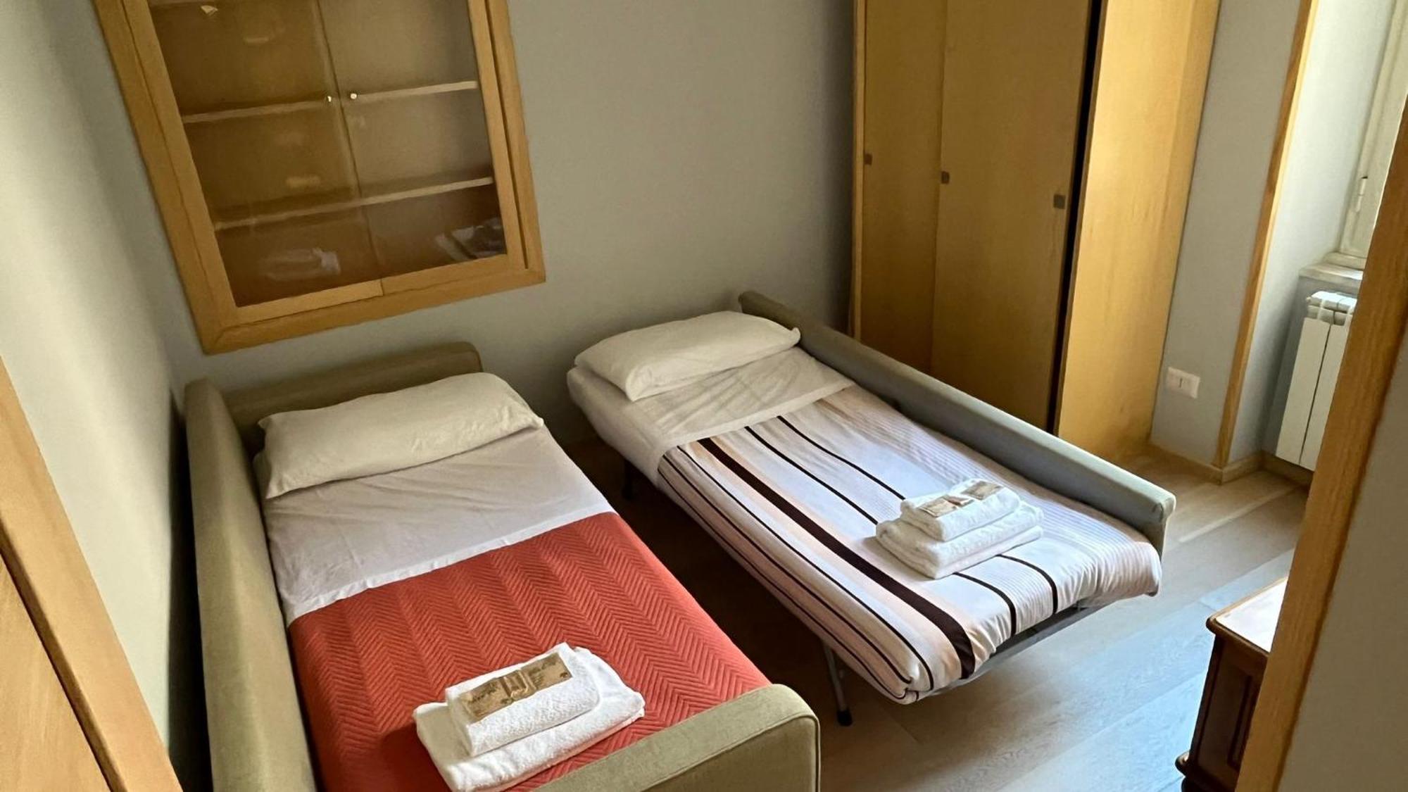 Dng House - Vatican 80 Square Rome Bagian luar foto